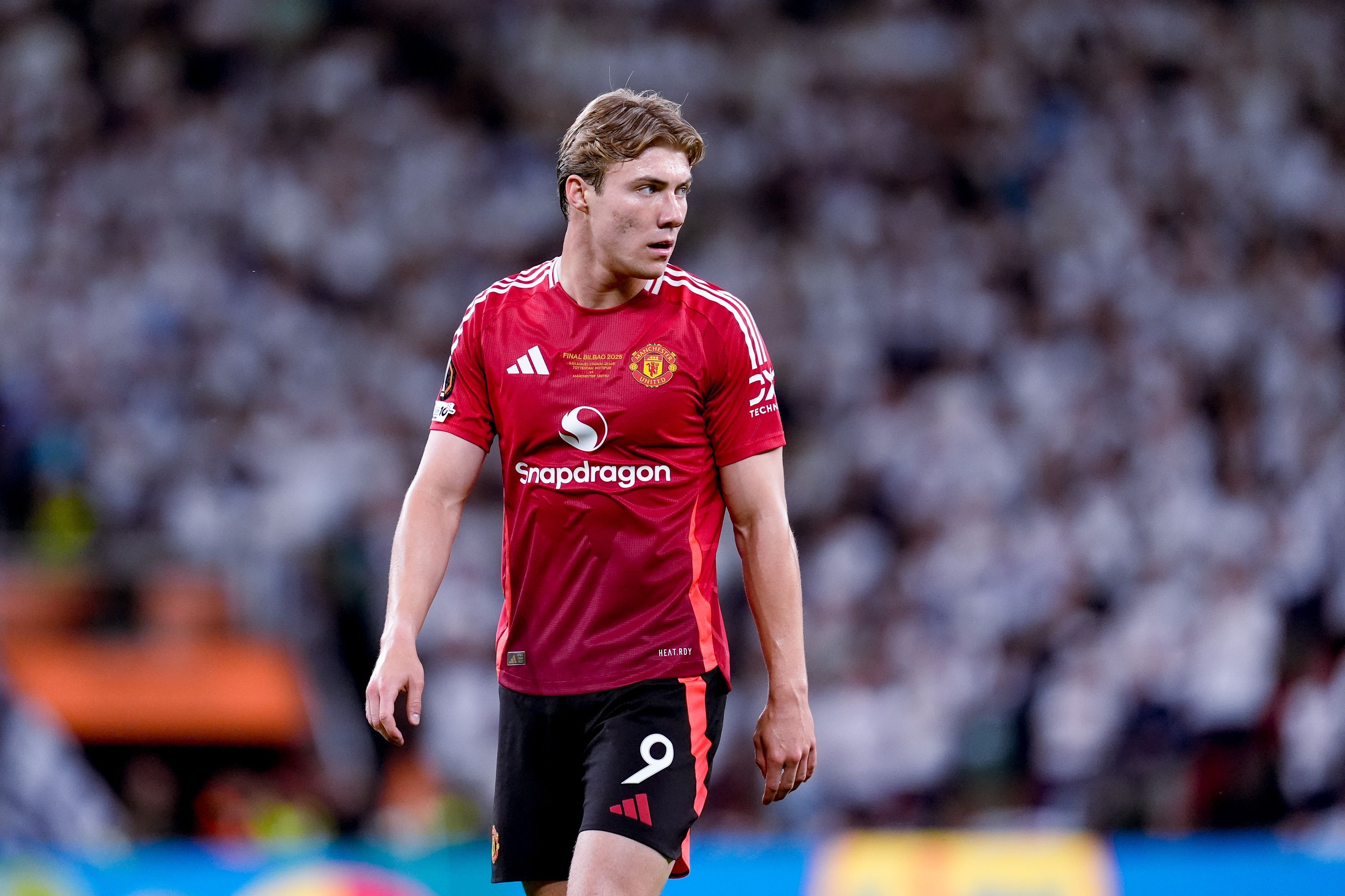 体育平台-独立报：富勒姆询问了霍伊伦的情况，曼联更想他去国外