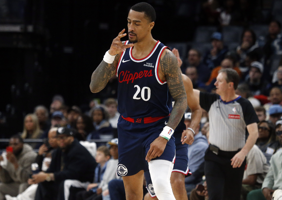 足球-快船110-138惨败公牛 球员评价：柯林斯满分，4人及格，7人低迷